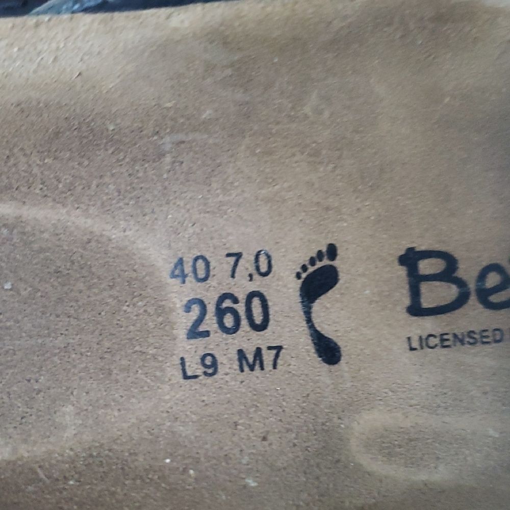 Betula by Birkenstock Black Leather Skull Rhinestone Sandals Unisex L9 M7 - Picture 6 of 8